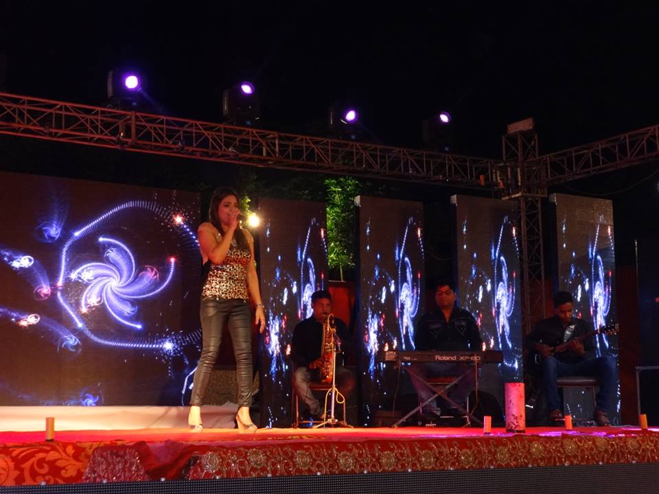 best live band with girl mysore